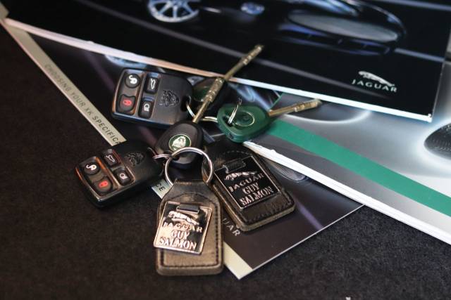 2004 Jaguar Xkr 4.2 Supercharged 2dr Auto Premium