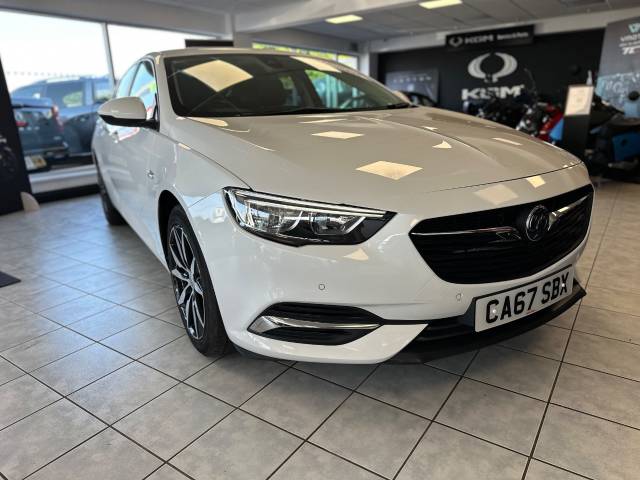 Vauxhall Insignia 1.5T [165] Design 5dr Hatchback Petrol Summit White