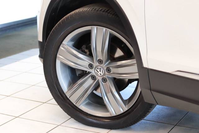2016 Volkswagen Tiguan 2.0 TDi 150 4Motion SEL 5dr DSG