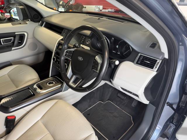 2019 Land Rover Discovery Sport 2.0 TD4 180 HSE 5dr Auto (Black Pack)