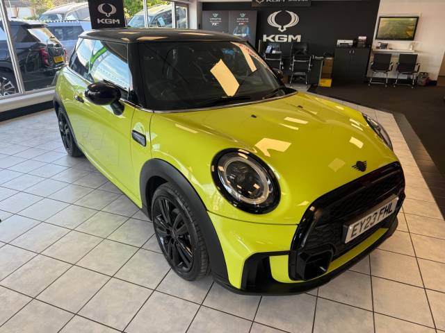 Mini Hatchback 1.5 Cooper Sport 3dr Auto Hatchback Petrol Zesty Yellow
