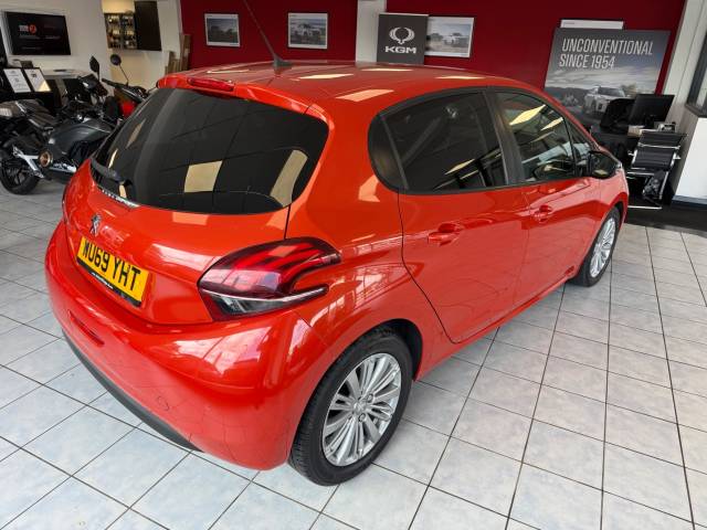 2019 Peugeot 208 1.2 PureTech 82 Signature 5dr [Start Stop]