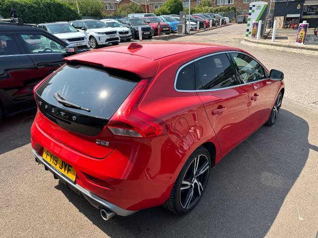 2019 Volvo V40 2.0 D2 [122] R DESIGN Edition 5dr