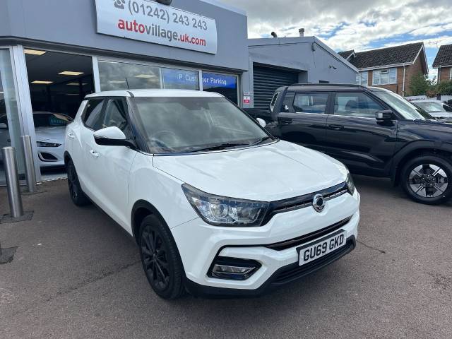 SsangYong Tivoli 1.6 Ultimate 5dr Hatchback Petrol Grand White